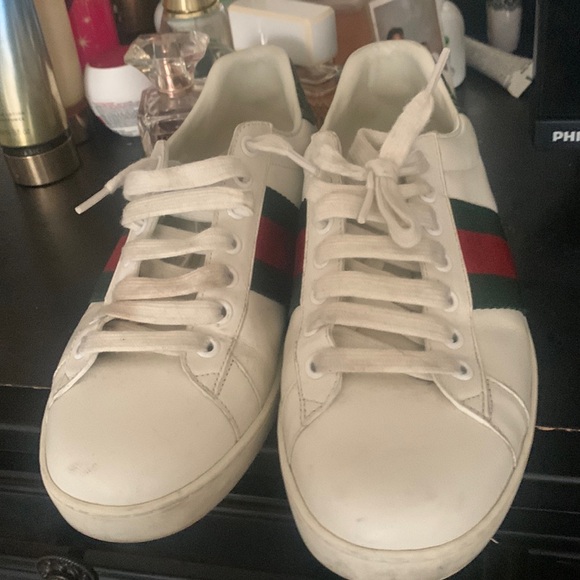 I’m selling for 200 I’m going to clean them only thing I lost the box - Picture 1 of 1